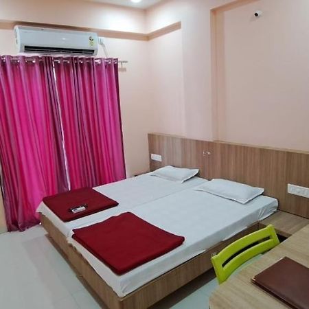 Hotel Aaditya Palace Bhusāwal Eksteriør bilde