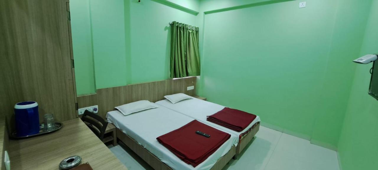 Hotel Aaditya Palace Bhusāwal Eksteriør bilde