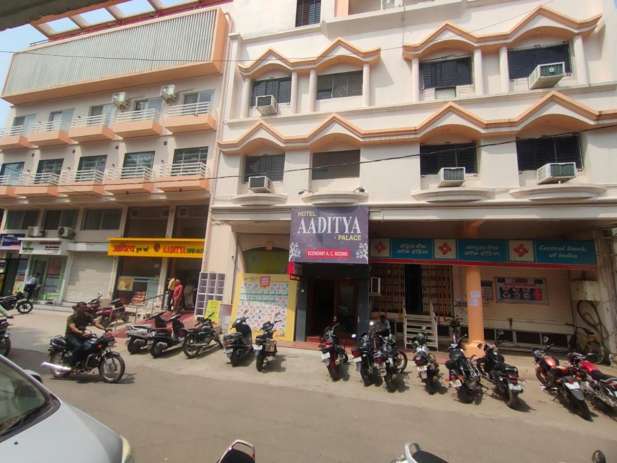 Hotel Aaditya Palace Bhusāwal Eksteriør bilde