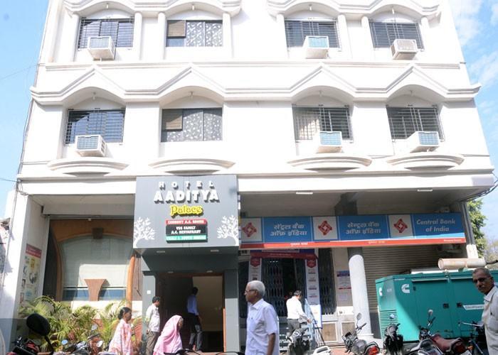 Hotel Aaditya Palace Bhusāwal Eksteriør bilde