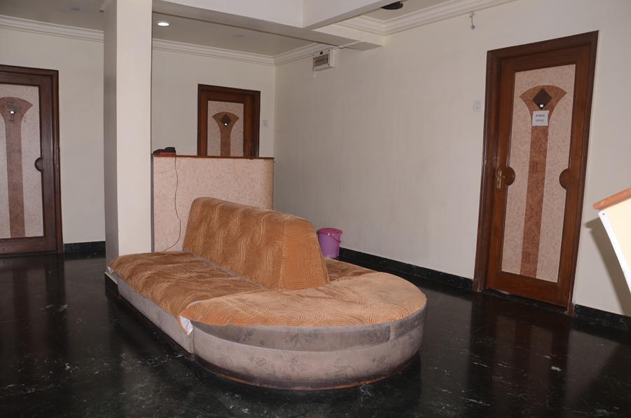 Hotel Aaditya Palace Bhusāwal Eksteriør bilde