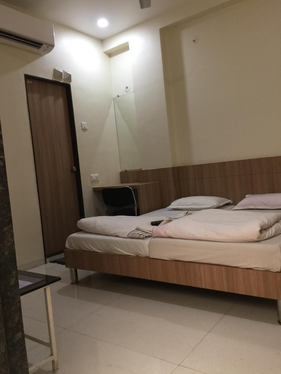 Hotel Aaditya Palace Bhusāwal Eksteriør bilde